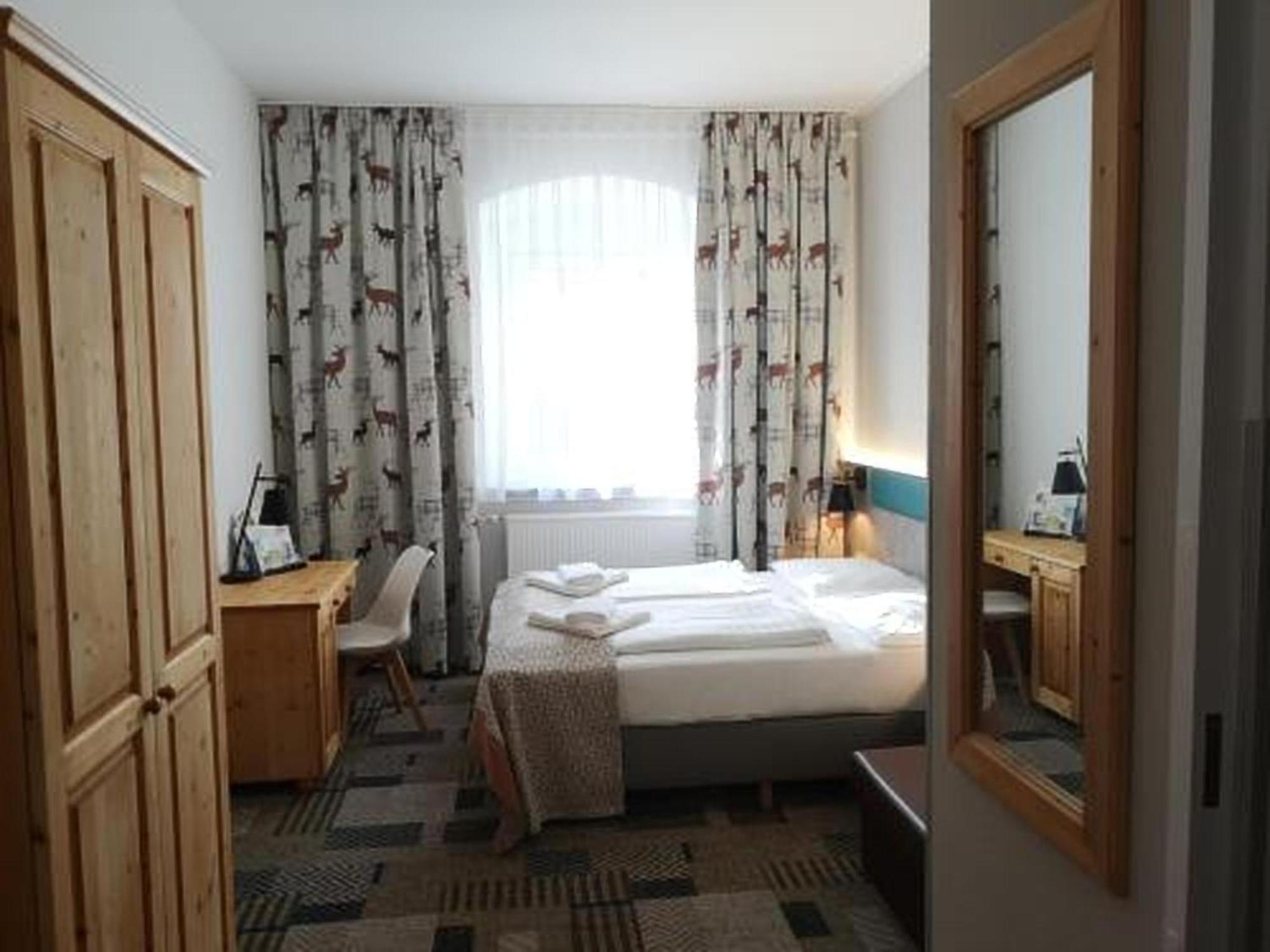 אוברוויזנטל Hotel Miriquidi מראה חיצוני תמונה